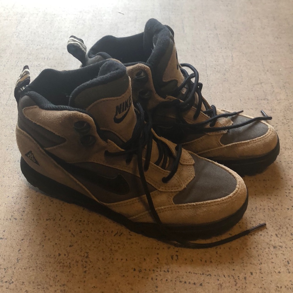 Nike hiking boots